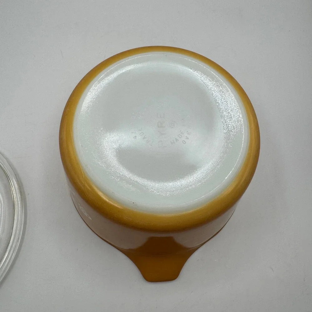 Pyrex vintage casserole